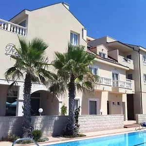 Kastel 4* Povljana