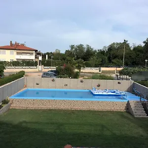 Nina Bed & Breakfast