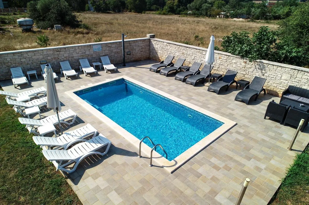 Apartments & Rooms Villa Adamovic Umag